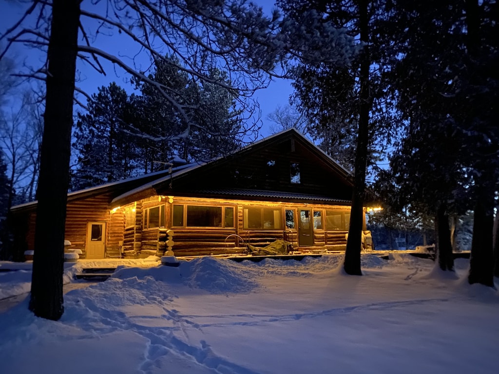 5- Secluded Lake Front Log Cabin on 7 acres Minnesota